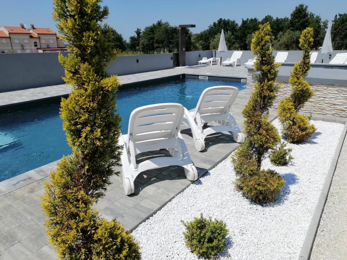 Apartment Camelia 포레치 외부 사진