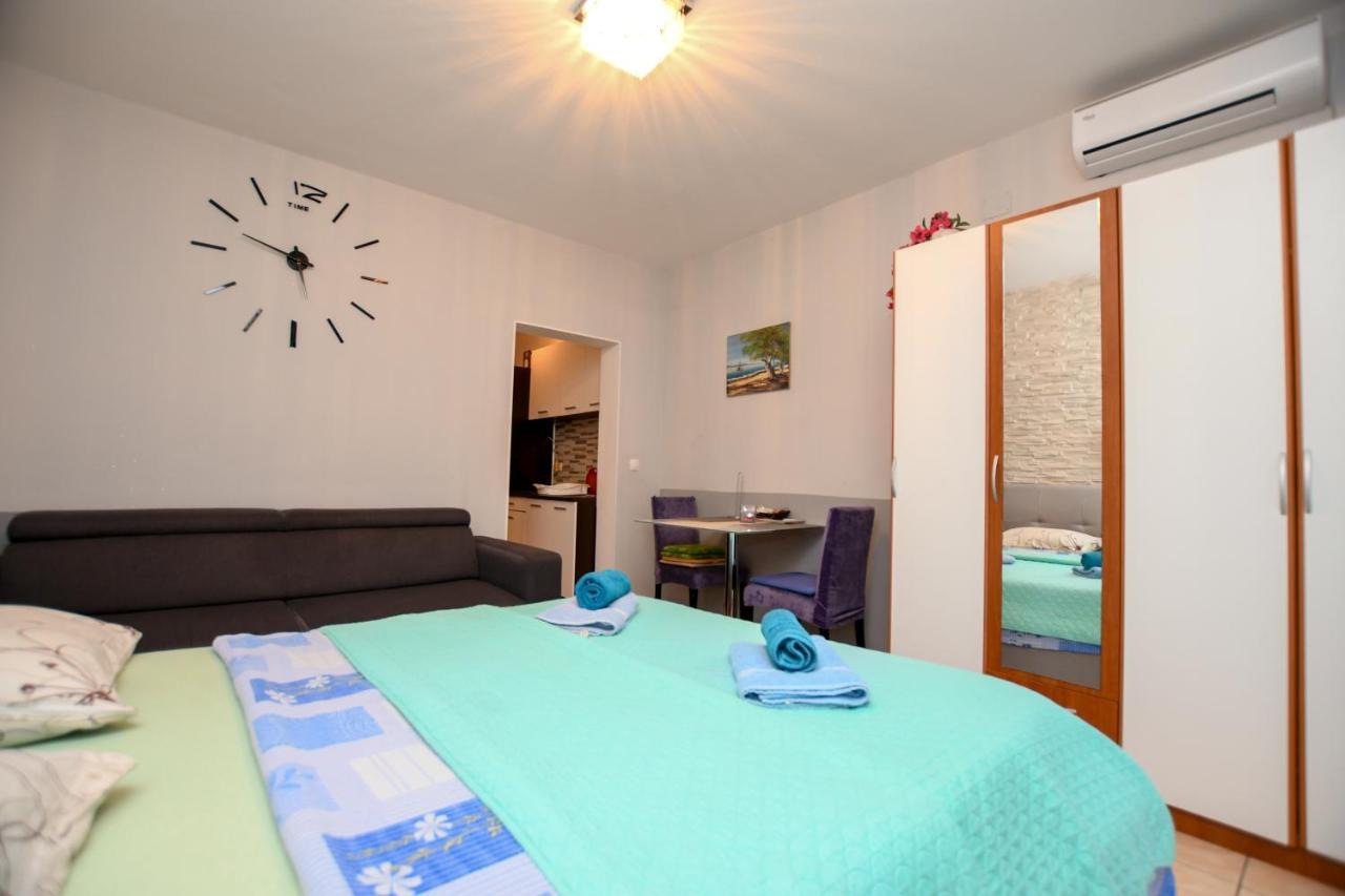 Apartment Camelia 포레치 외부 사진