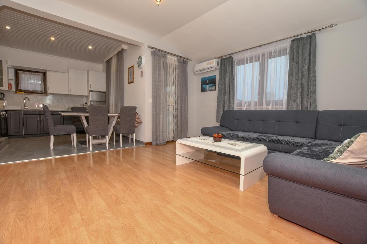 Apartment Camelia 포레치 외부 사진